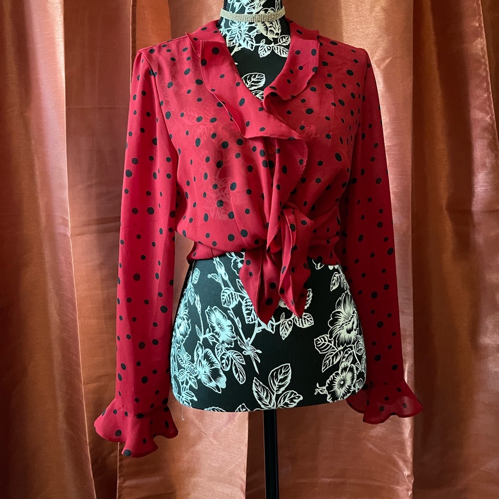 Vintage polka dot ruffle top!